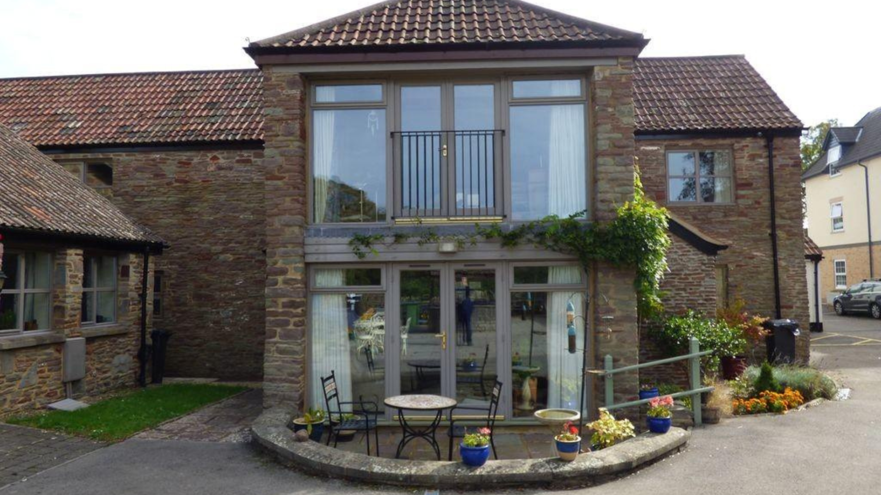 grove front
