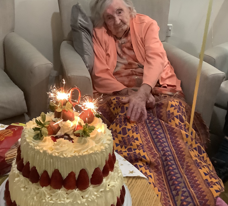 Winnie with her fantastic Birthday cake