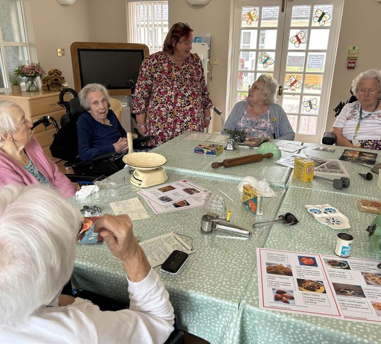Cedar Lawn residents reminiscing over cooking and baking