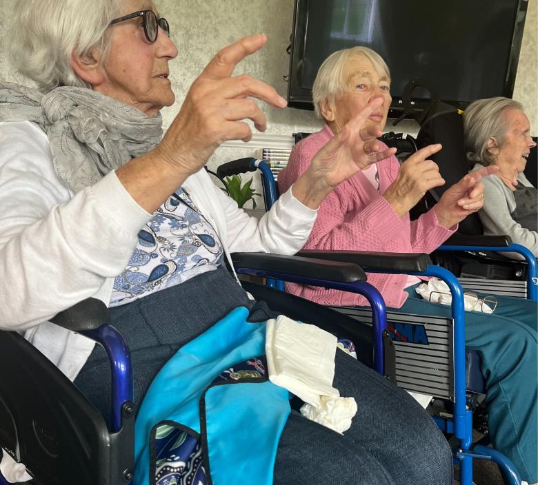 Residents at Cedar Lawn enjoy Halterworth Choir