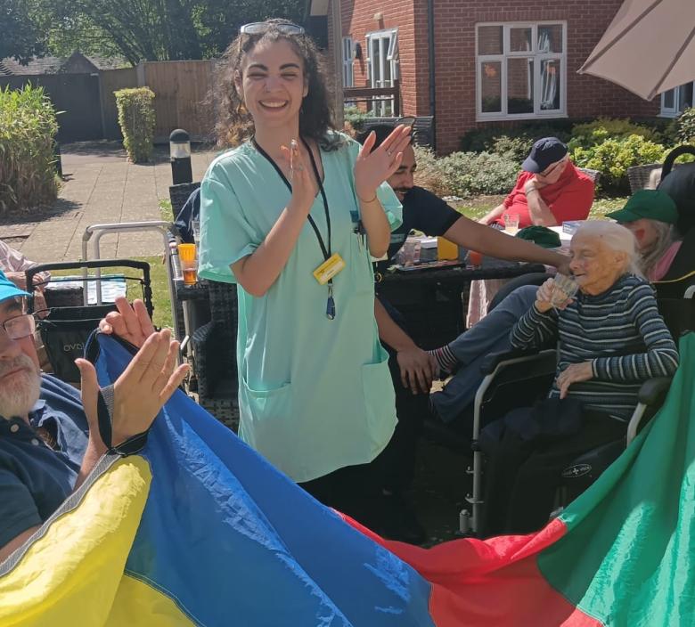 Fordingbridge residents enjoying the sun