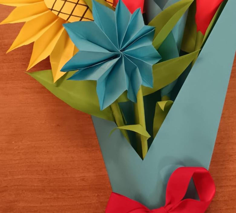 Paper flowers created by Fordingbridge residents