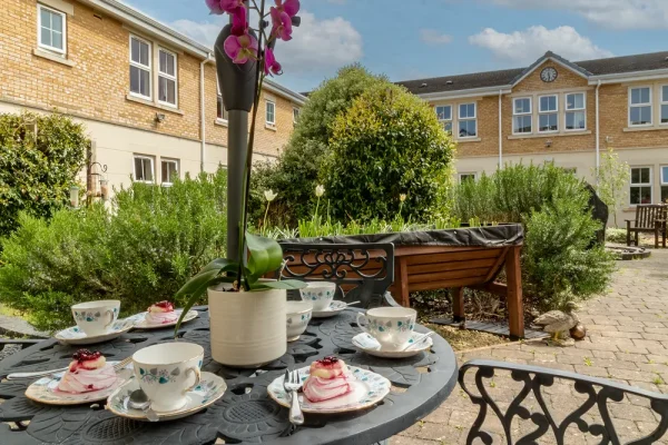 St Georges Oudoor Dining